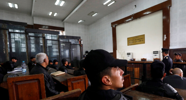 أم تنقذ ابنها من الإعدام بعد حرقه شقيقته 